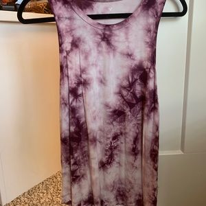 Maroon tye-dye tank top